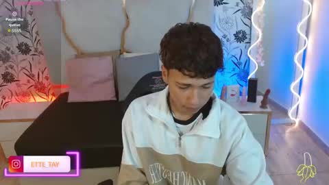 ette online show from November 10, 4:06 am