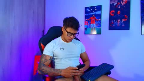 EVAN GREY online show from October 15, 6:43 am