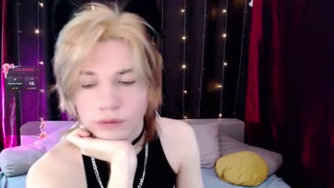 evan_reinhart online show from January 14, 3:22 am