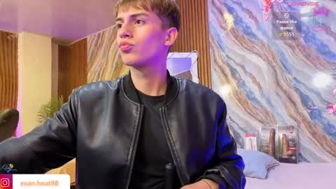 evan_tay online show from May 15, 3:15 am