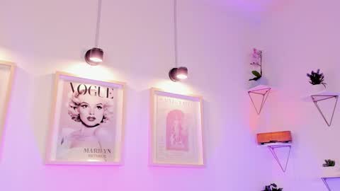 Evan voss  help me get 200 likesindependent model online show from November 13, 8:24 pm