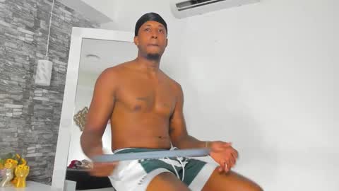Snapshot of evans_jhones chatting on September 16, 3:07 am EVANS online show from September 16, 3:07 am