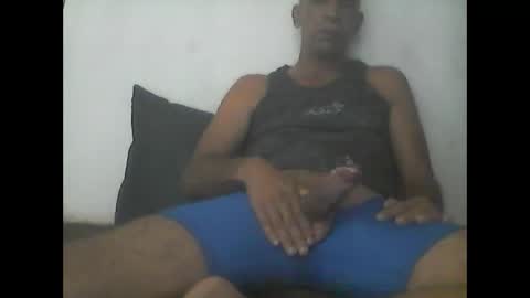 Snapshot of everaldosantos chatting on December 17, 5:58 pm everaldosantos online show from December 17, 5:58 pm