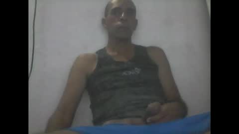 Snapshot of everaldosantos chatting on December 10, 10:38 pm everaldosantos online show from December 10, 10:38 pm