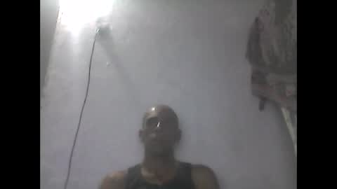 Snapshot of everaldosantos chatting on December 18, 10:02 pm everaldosantos online show from December 18, 10:02 pm
