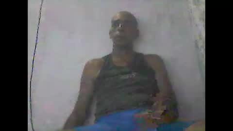 Snapshot of everaldosantos chatting on December 15, 1:02 am everaldosantos online show from December 15, 1:02 am