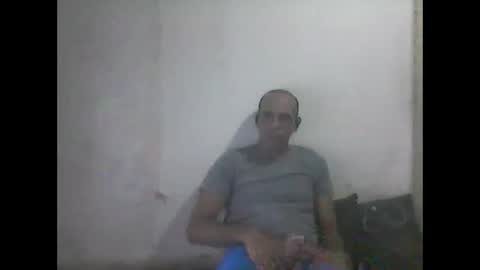 Snapshot of everaldosantos chatting on December 23, 11:06 pm everaldosantos online show from December 23, 11:06 pm