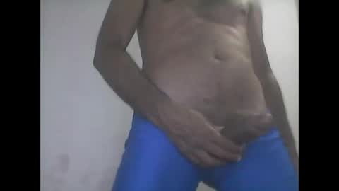 Snapshot of everaldosantos chatting on January 7, 10:19 pm everaldosantos online show from January 7, 10:19 pm