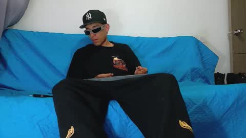 evil_boss1 online show from June 2, 2:01 am