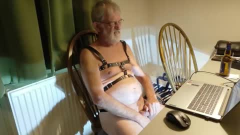 Snapshot of ewaldwillems99 chatting on September 22, 2:27 pm Naaktloper online show from September 22, 2:27 pm