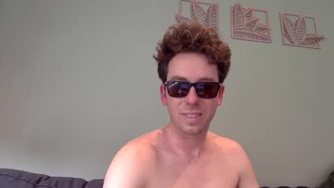 Excuteboy online show from March 6, 1:52 pm