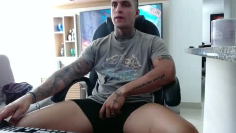 Snapshot of exotic_dude chatting on March 12, 5:38 pm camilo online show from March 12, 5:38 pm