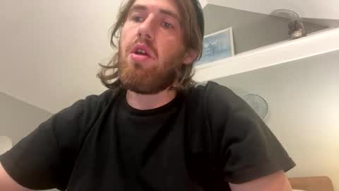 Snapshot of explosive_andyy chatting on October 28, 10:18 am Explosivee andyy online show from October 28, 10:18 am