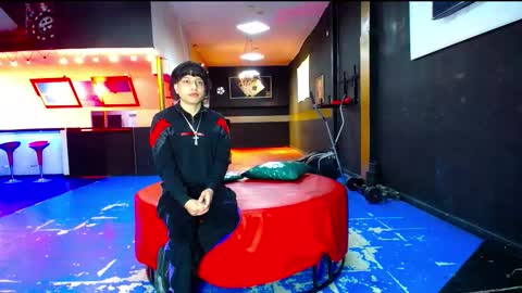 extrangers online show from October 20, 12:20 pm