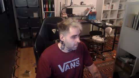 Eytab online show from October 16, 6:05 pm