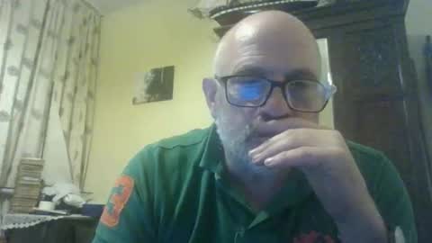 f1zzeek online show from May 9, 12:33 am
