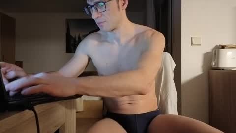 Snapshot of f24570a chatting on February 15, 5:19 am Mick online show from February 15, 5:19 am