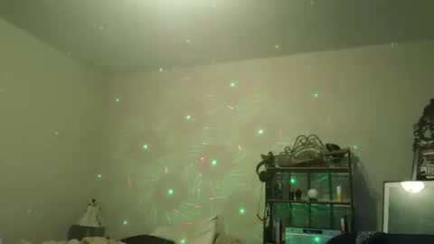 F33l Good online show from March 22, 8:30 am