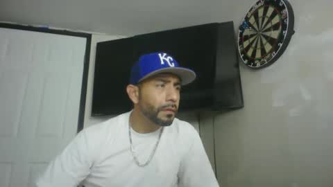 Snapshot of faded805 chatting on October 16, 8:33 am Mark online show from October 16, 8:33 am