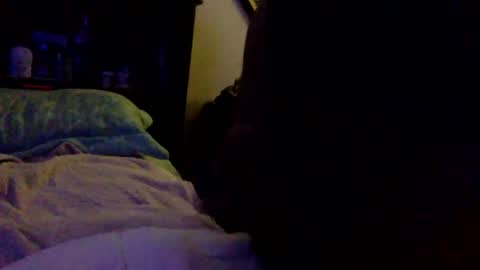 Snapshot of famethediscjock_1 chatting on March 6, 3:57 am famethediscjock_1 online show from March 6, 3:57 am