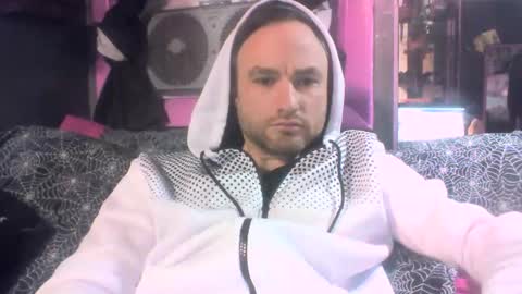 Famous1tad online show from December 25, 1:10 am
