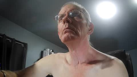 Snapshot of fantasyresort chatting on October 19, 3:11 am fantasyresort online show from October 19, 3:11 am