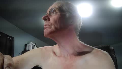 Snapshot of fantasyresort chatting on November 1, 3:10 am fantasyresort online show from November 1, 3:10 am