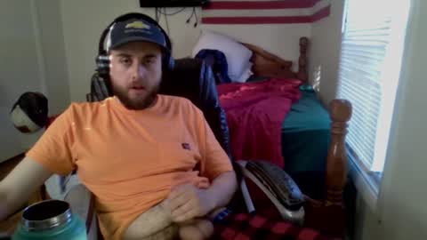 Snapshot of farmboy2398 chatting on February 7, 8:31 pm farmboy2398 online show from February 7, 8:31 pm