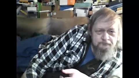 Snapshot of fasteddysex chatting on December 24, 9:11 pm HoneyCumJuice4U online show from December 24, 9:11 pm