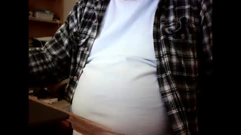 Snapshot of fatbellyitalian chatting on December 19, 11:39 am fatbellyitalian online show from December 19, 11:39 am