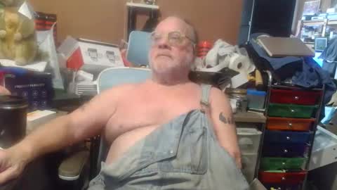 Fred. online show from April 26, 9:00 pm