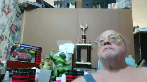 Snapshot of fatfreddythecat chatting on October 19, 7:17 pm Fred. online show from October 19, 7:17 pm