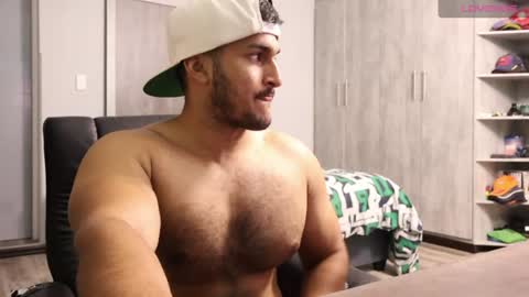 fatherfly001 online show from June 17, 9:27 pm