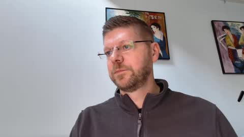 Snapshot of fattenmenow chatting on December 4, 2:04 pm fattenmenow online show from December 4, 2:04 pm