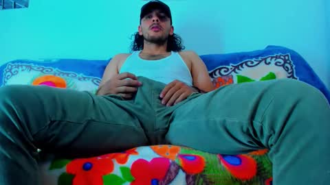 favid95 online show from April 27, 9:09 pm