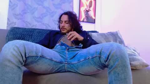 Snapshot of favid95 chatting on October 11, 11:09 pm favid95 online show from October 11, 11:09 pm