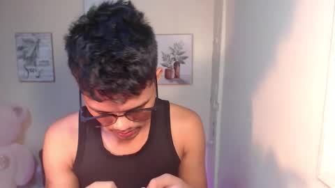 Snapshot of fearless_24 chatting on September 25, 10:19 pm Josh online show from September 25, 10:19 pm
