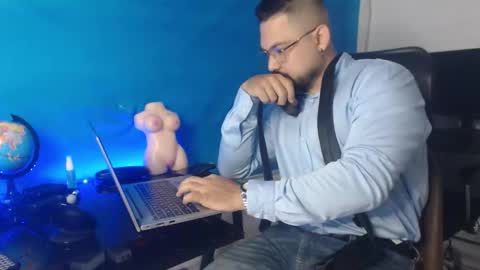 Snapshot of felipe_quiroz1 chatting on September 19, 12:05 pm FELIPE QUIROZ online show from September 19, 12:05 pm