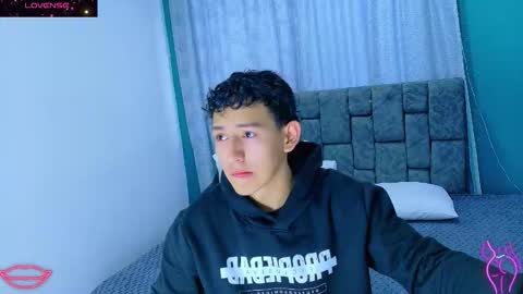 felipehotgonzalez online show from January 14, 12:43 pm