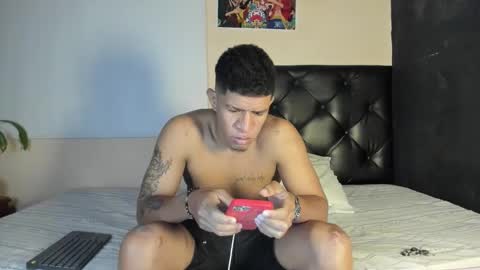 Snapshot of felipereyes28cm chatting on October 24, 1:07 am  Felipe  online show from October 24, 1:07 am