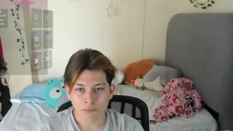 Snapshot of felix_leex chatting on November 1, 7:18 pm Felix leex online show from November 1, 7:18 pm