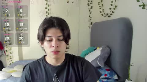 Snapshot of felix_leex chatting on December 26, 7:49 pm Felix leex online show from December 26, 7:49 pm