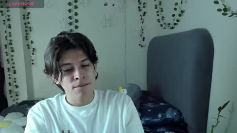 Snapshot of felix_leex chatting on January 3, 6:57 pm Felix leex online show from January 3, 6:57 pm