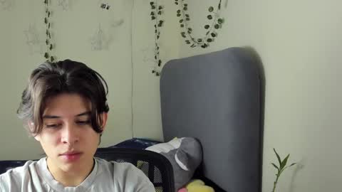 Snapshot of felix_leex chatting on February 23, 7:47 pm Felix leex online show from February 23, 7:47 pm