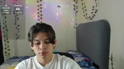 Snapshot of felix_leex chatting on February 14, 7:17 am Felix leex online show from February 14, 7:17 am