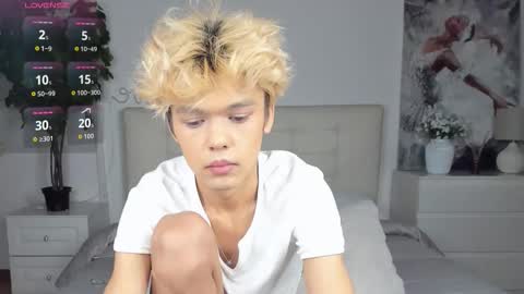 Snapshot of felix_rey chatting on September 17, 2:29 pm Felix online show from September 17, 2:29 pm