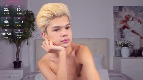 Snapshot of felix_rey chatting on March 5, 4:24 pm Felix online show from March 5, 4:24 pm