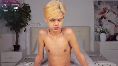 Snapshot of felix_rey chatting on February 22, 4:26 pm Felix online show from February 22, 4:26 pm