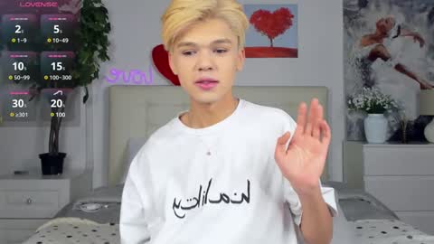 Snapshot of felix_rey chatting on February 16, 3:59 pm Felix online show from February 16, 3:59 pm