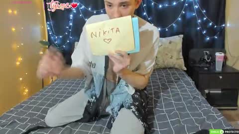 felixcurt online show from May 3, 8:33 pm